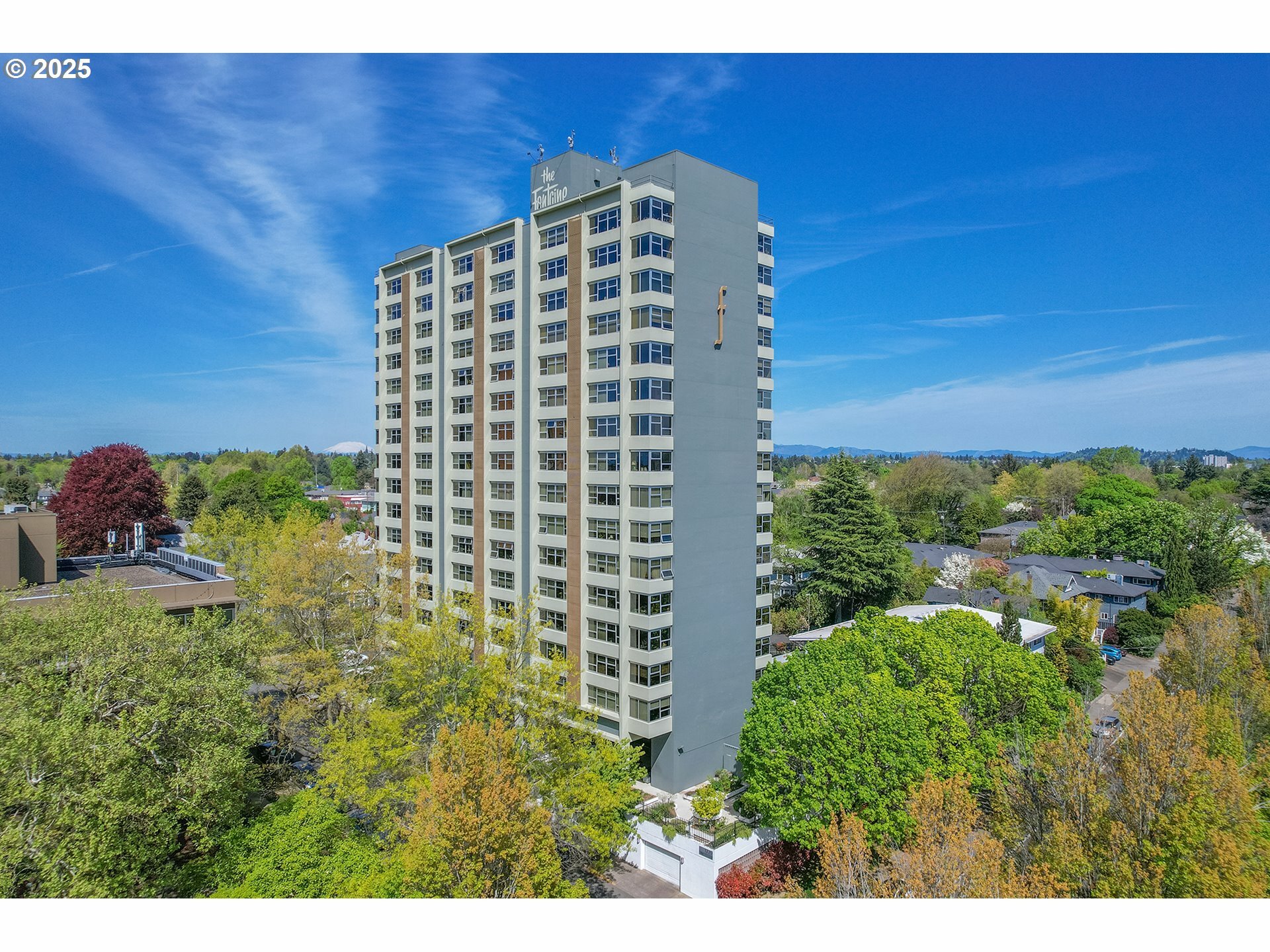 Property Photo: 1220 NE 17th Ave 12B OR 97232