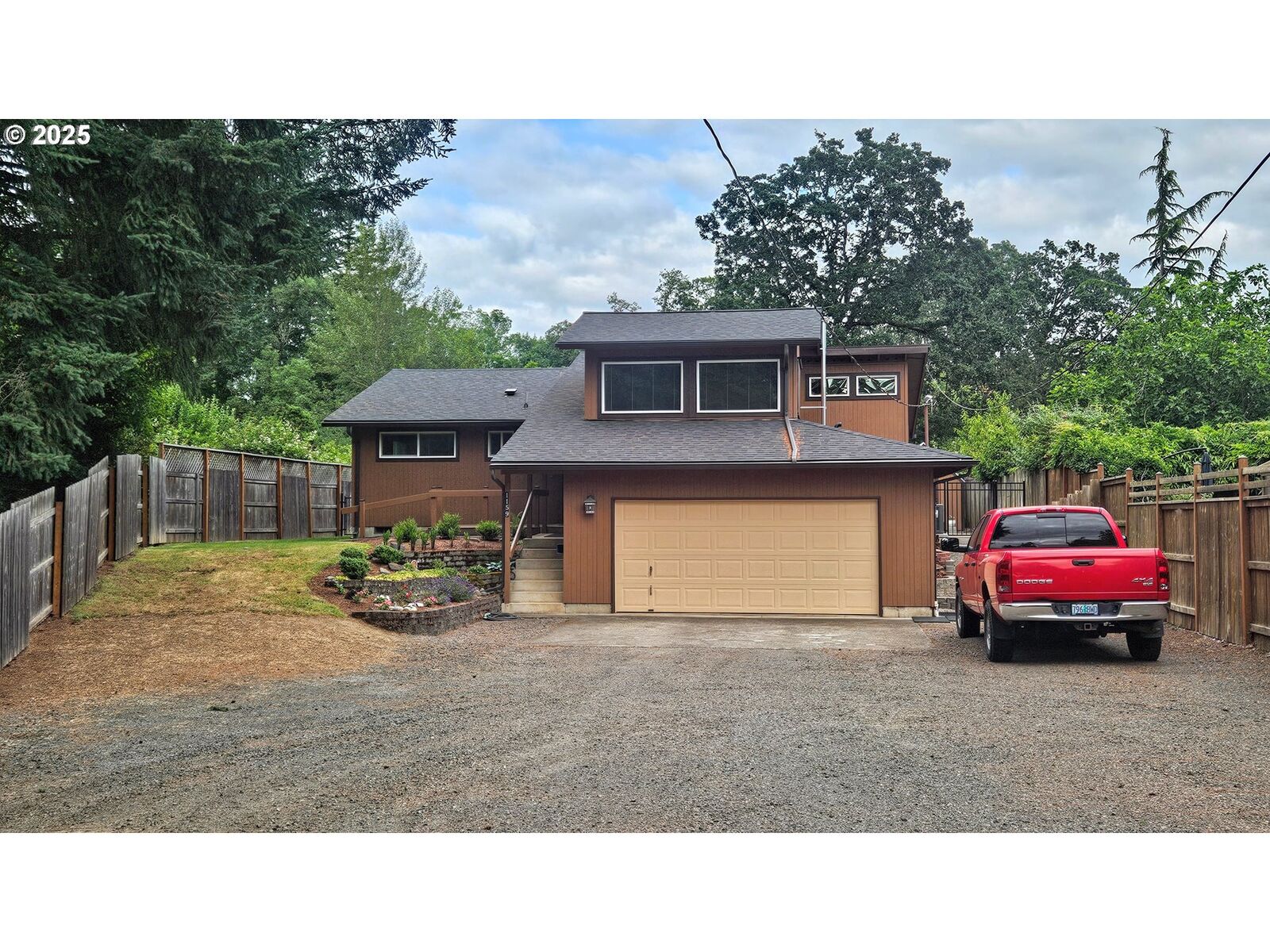 Property Photo:  1159 Fir Acres Dr  OR 97401 