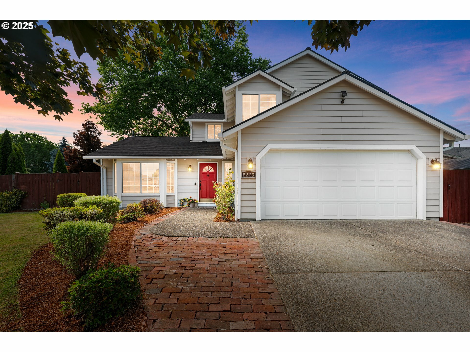 Property Photo: 5229 NE Stanchion Ct OR 97124