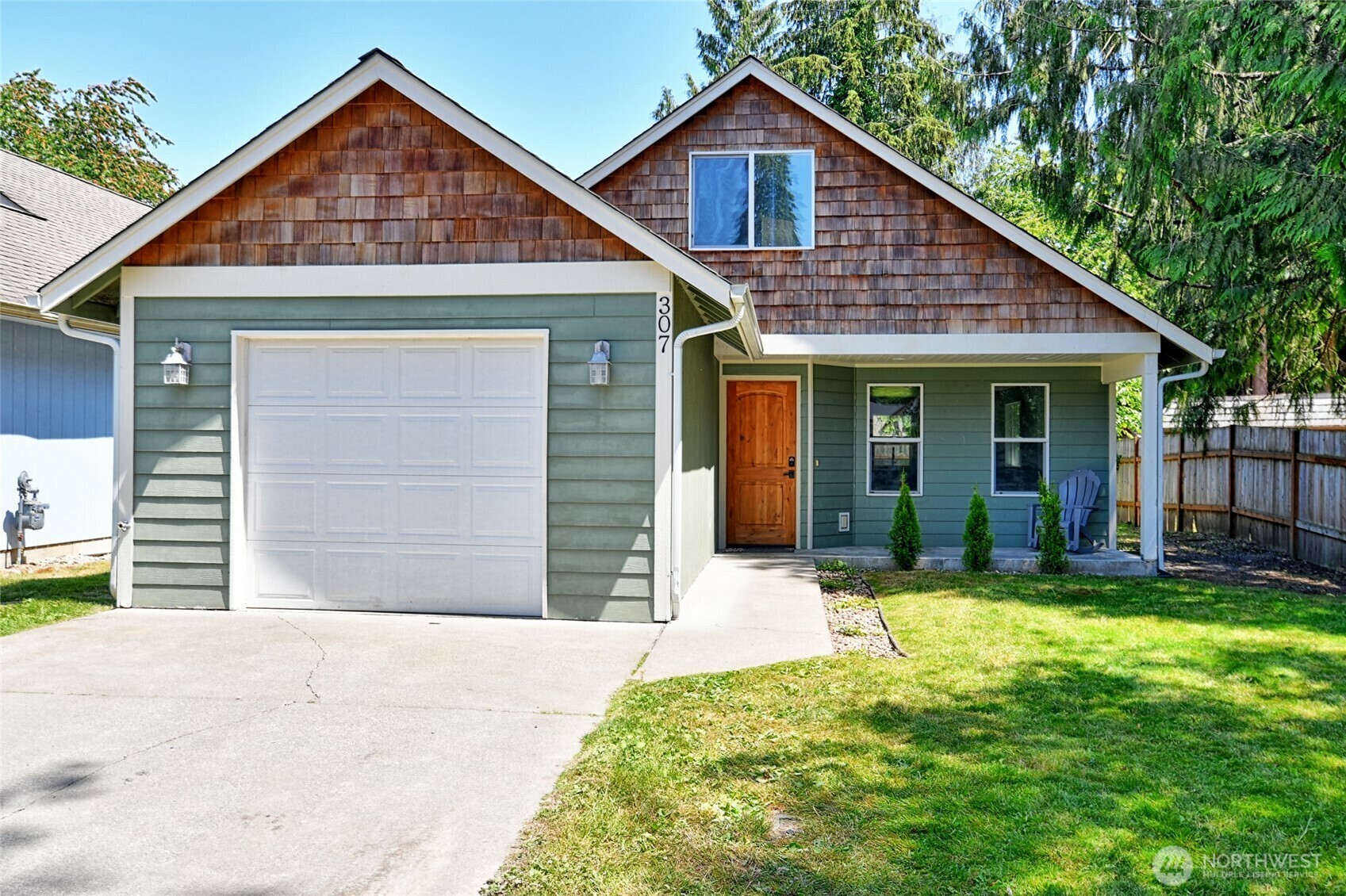 Property Photo: 307 Portage Ave WA 98252