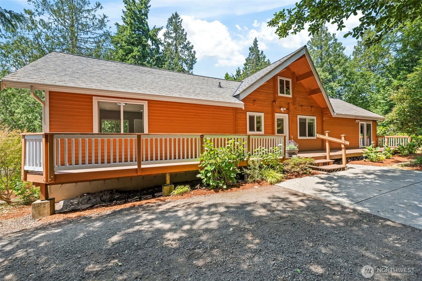 Property Photo: 12170 Viewcrest Place NE WA 98110
