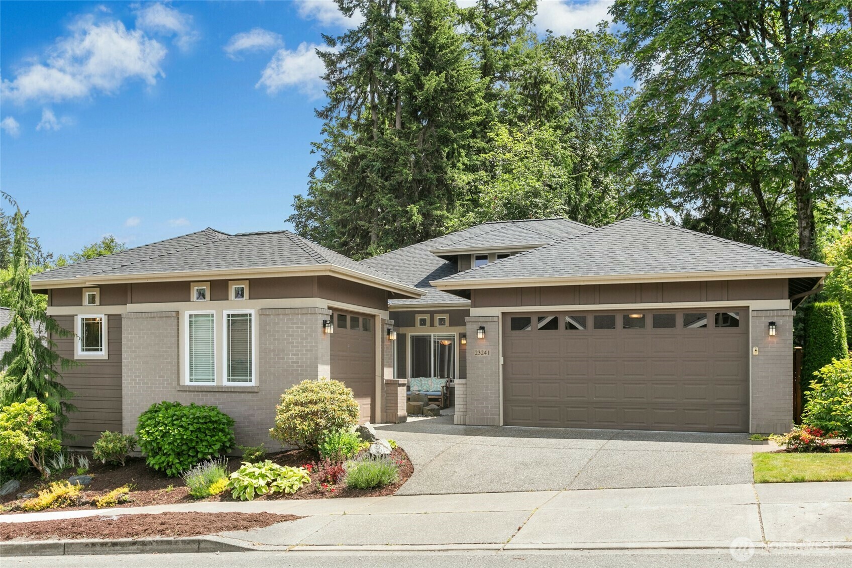 Property Photo: 23241 NE 126th Street WA 98053