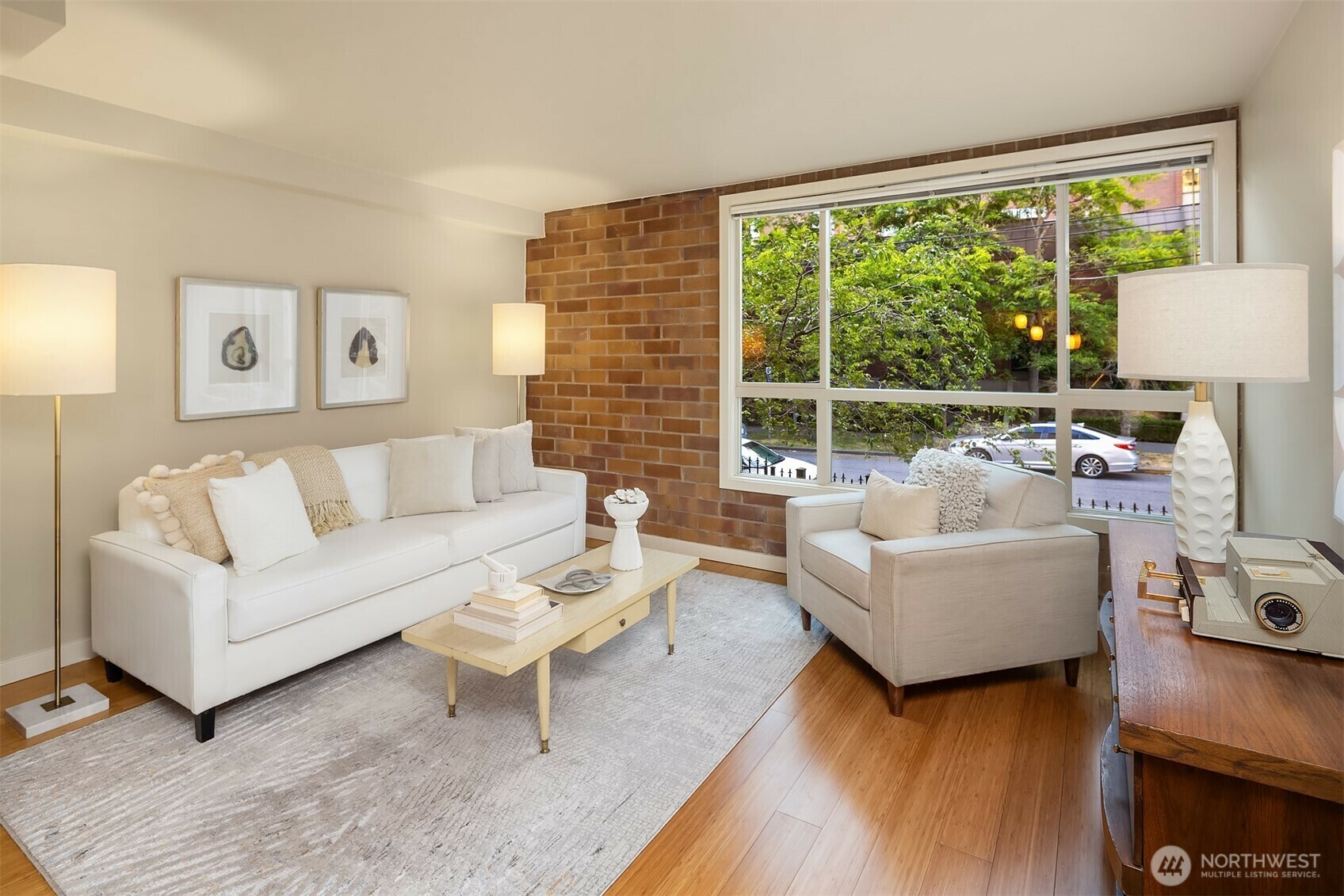 Property Photo: 905 Cherry Street 101 WA 98104