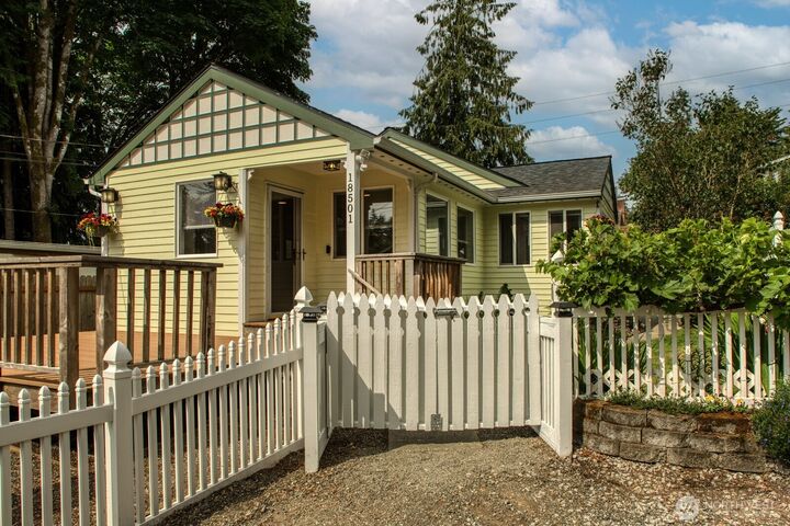 Property Photo:  18501  5th Avenue NE  WA 98392 