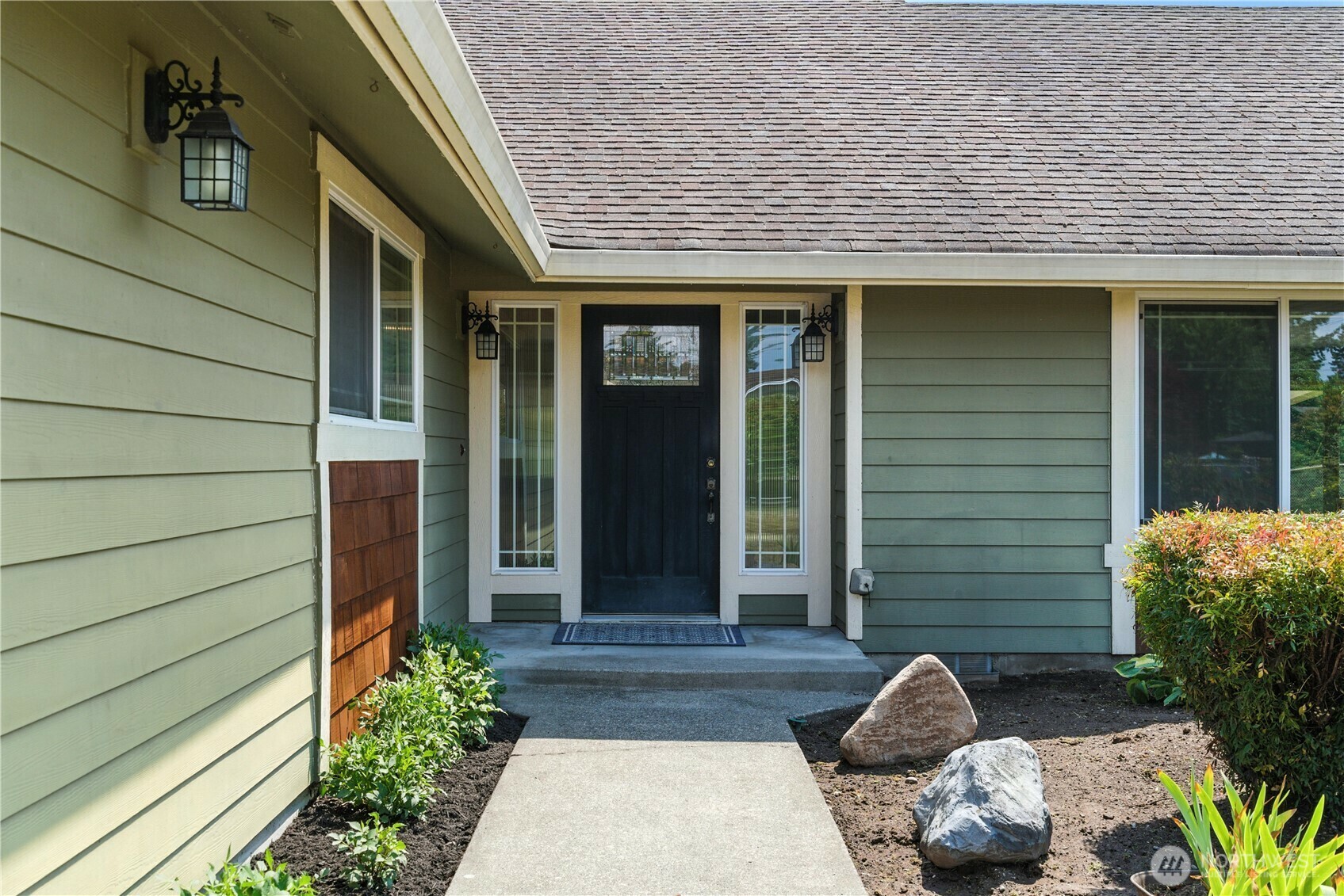 Property Photo: 22 Riverview Drive NE WA 98002