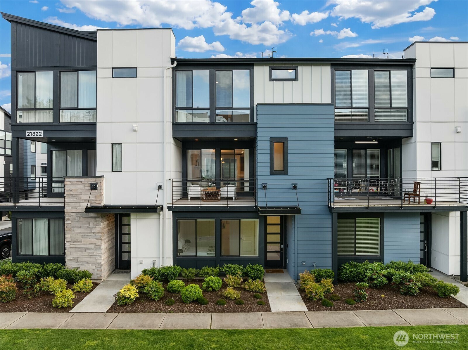 21822  25th Avenue SE B  Bothell WA 98021 photo