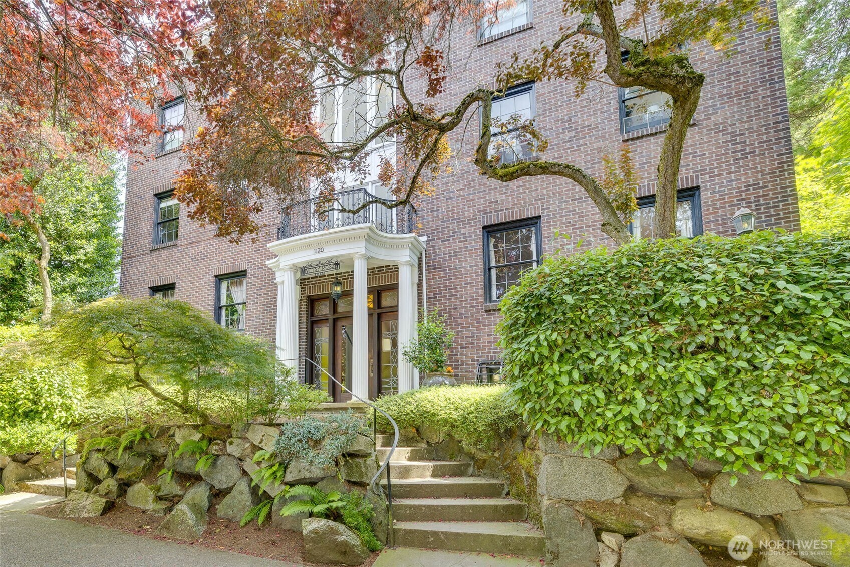 Property Photo: 1120 17th Avenue B WA 98122