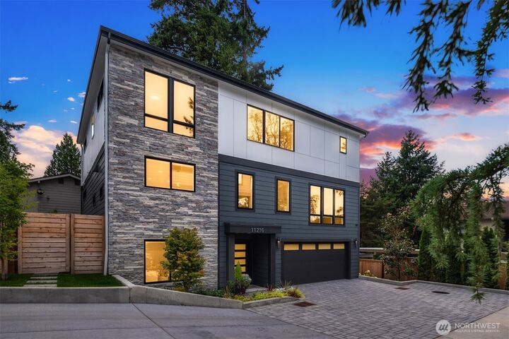 11216 NE 67th Street 4  Kirkland WA 98033 photo