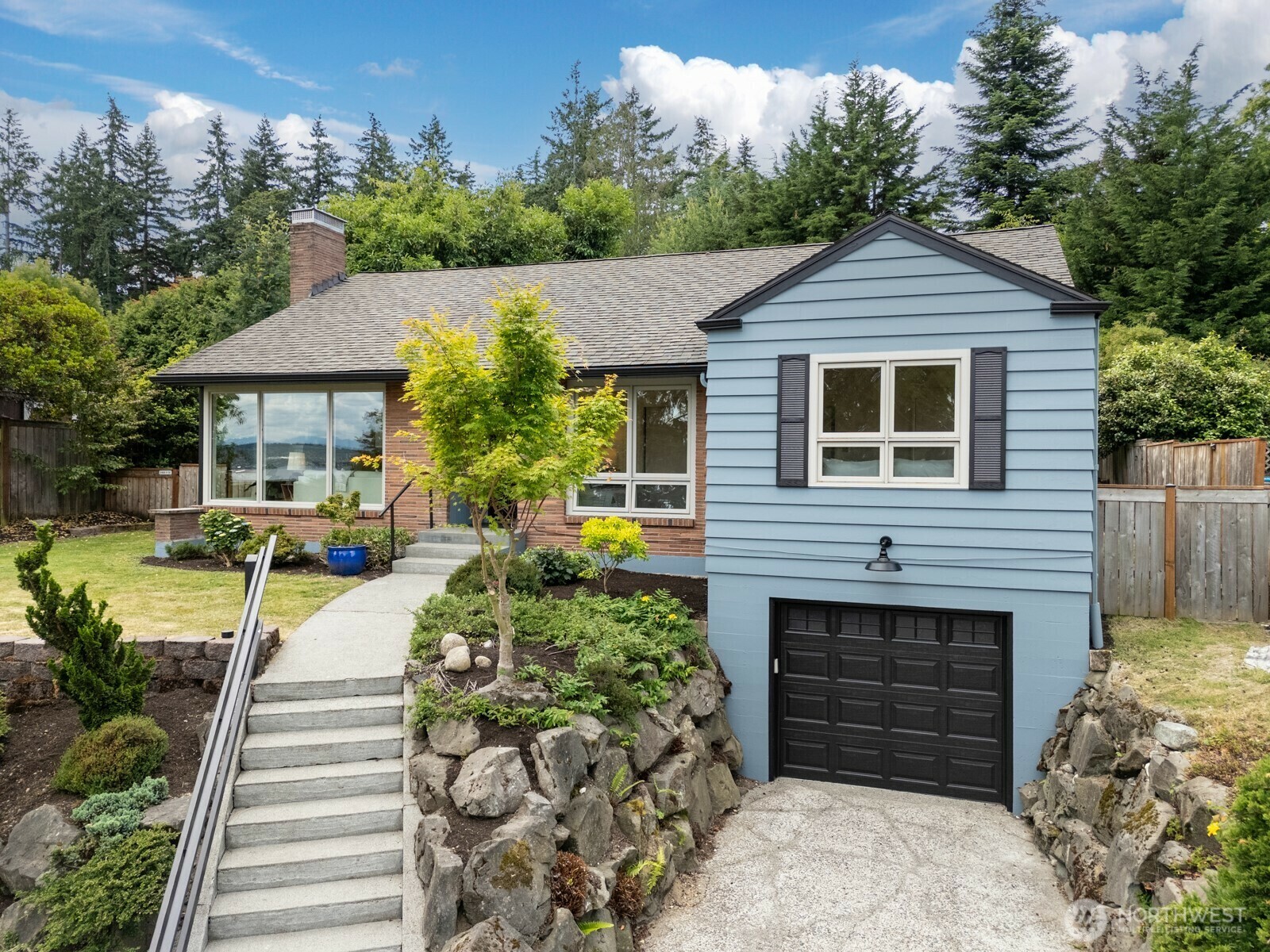 Property Photo: 5025 Nicklas Place NE WA 98105