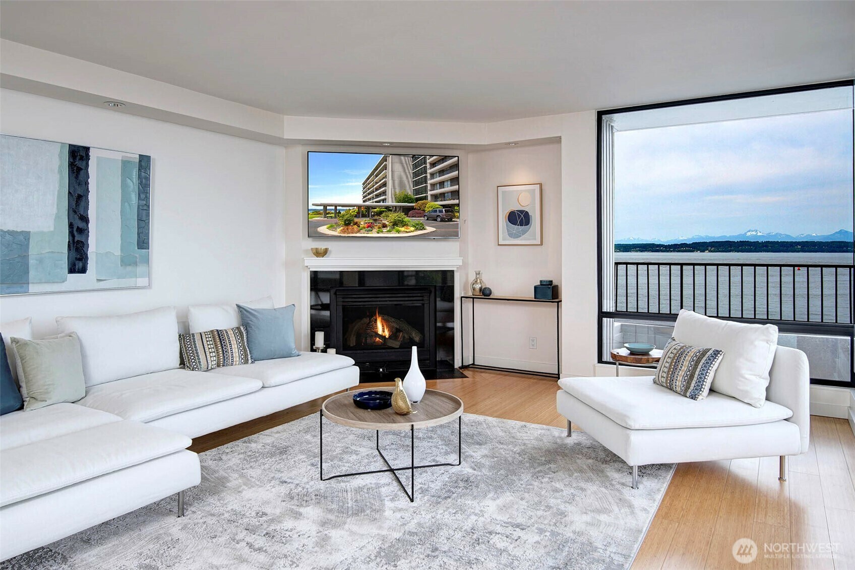 Property Photo: 6533 Seaview Avenue NW A201 WA 98117