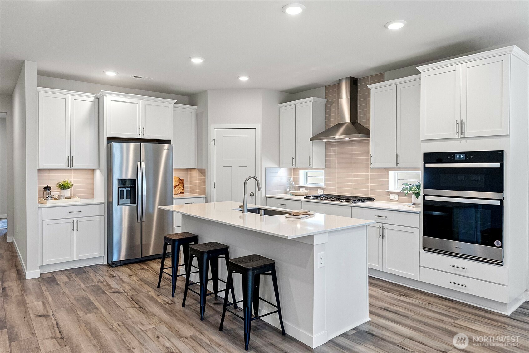 Property Photo: 18231 132nd Avenue E WA 98374