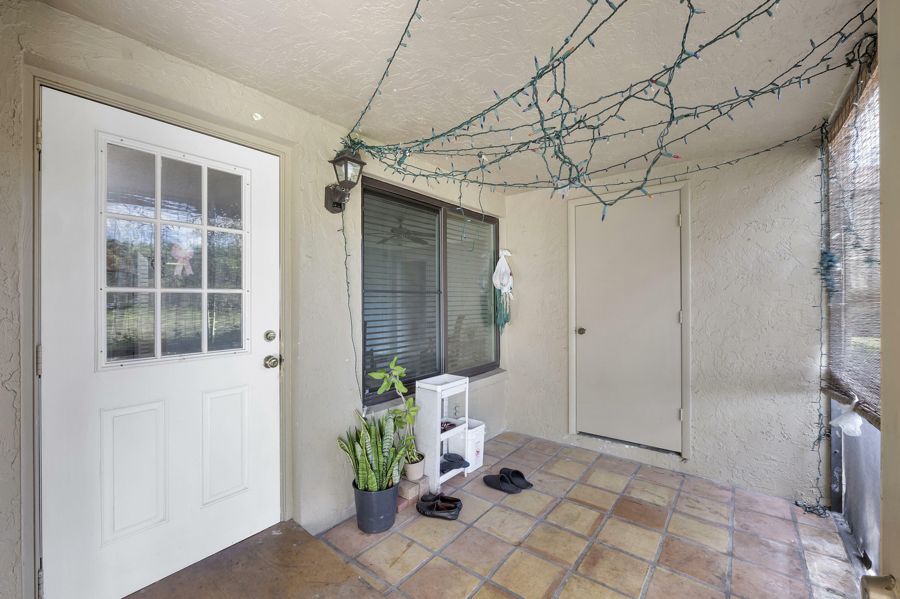 Property Photo: 512 Shady Pine Way B1 FL 33415