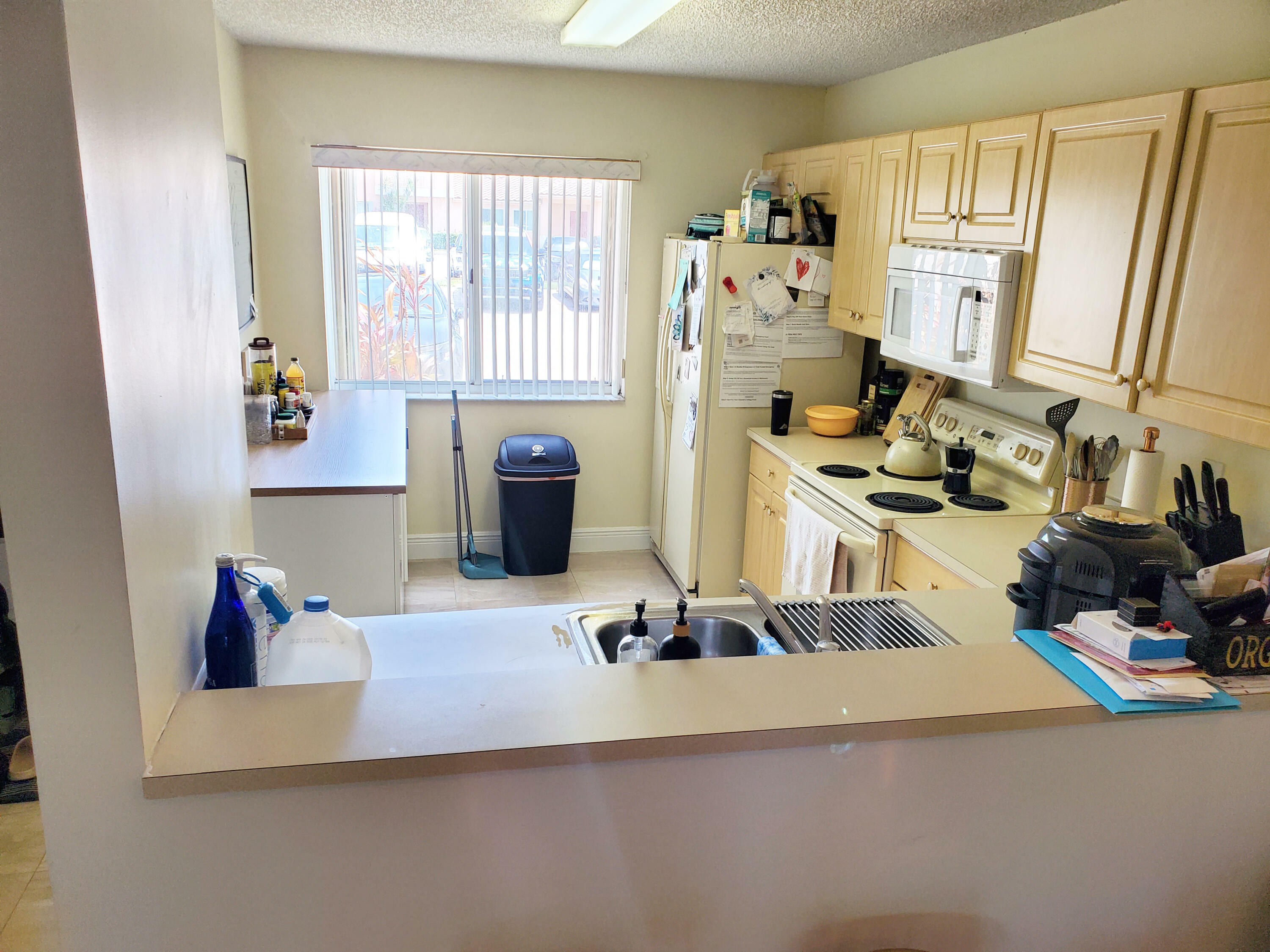 Property Photo: 871 NW 208th Circle FL 33029