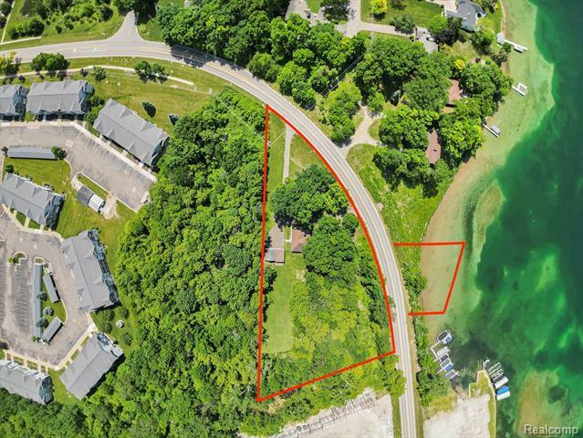 Property Photo: 3382 W Silver Lake Road MI 48430