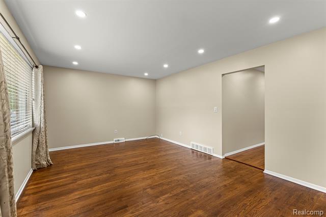Property Photo: 7420 Colonial Street MI 48127