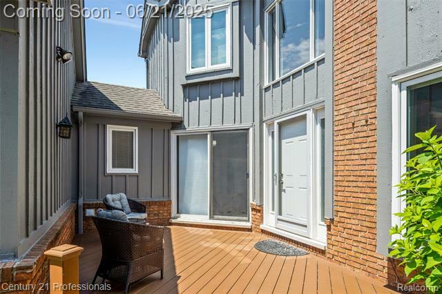 Property Photo: 28508 Venice Circle MI 48334