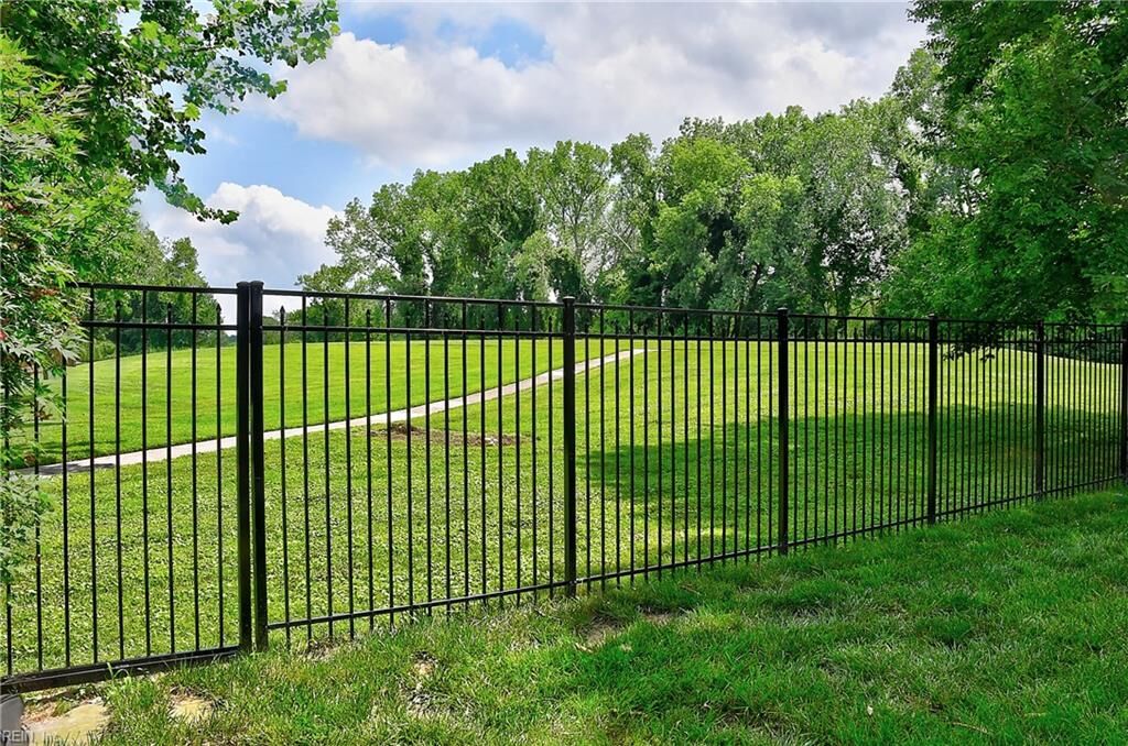 Property Photo: 2203 Shepherds Ct VA 23320