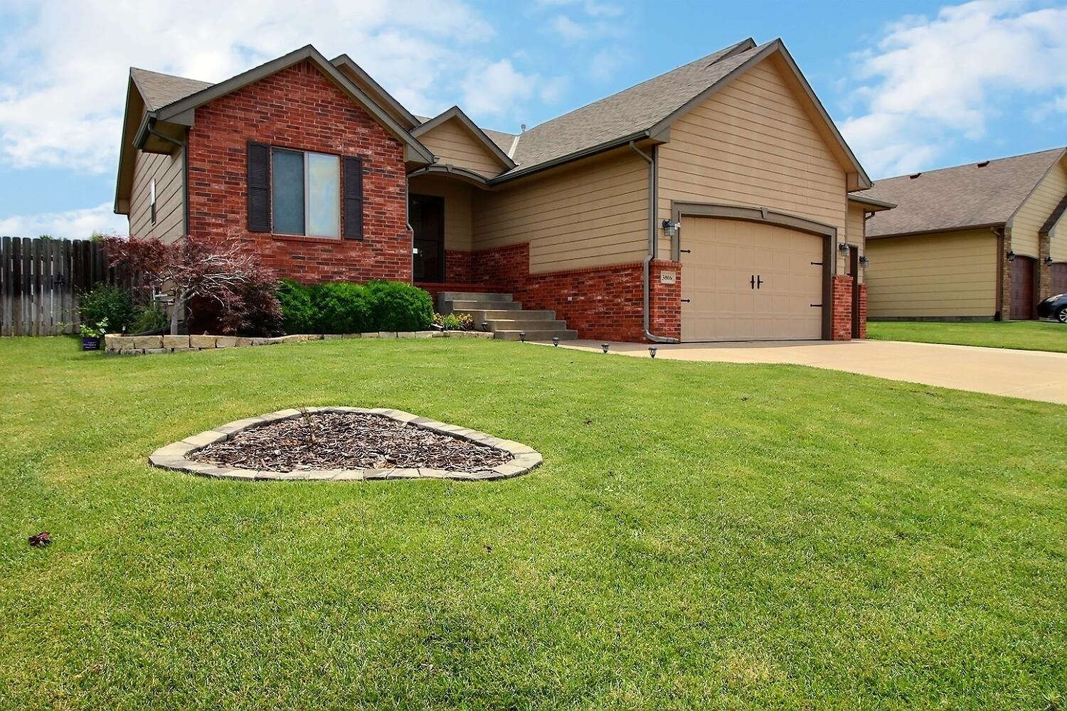 Property Photo: 3006 N Rock Bridge St KS 67037