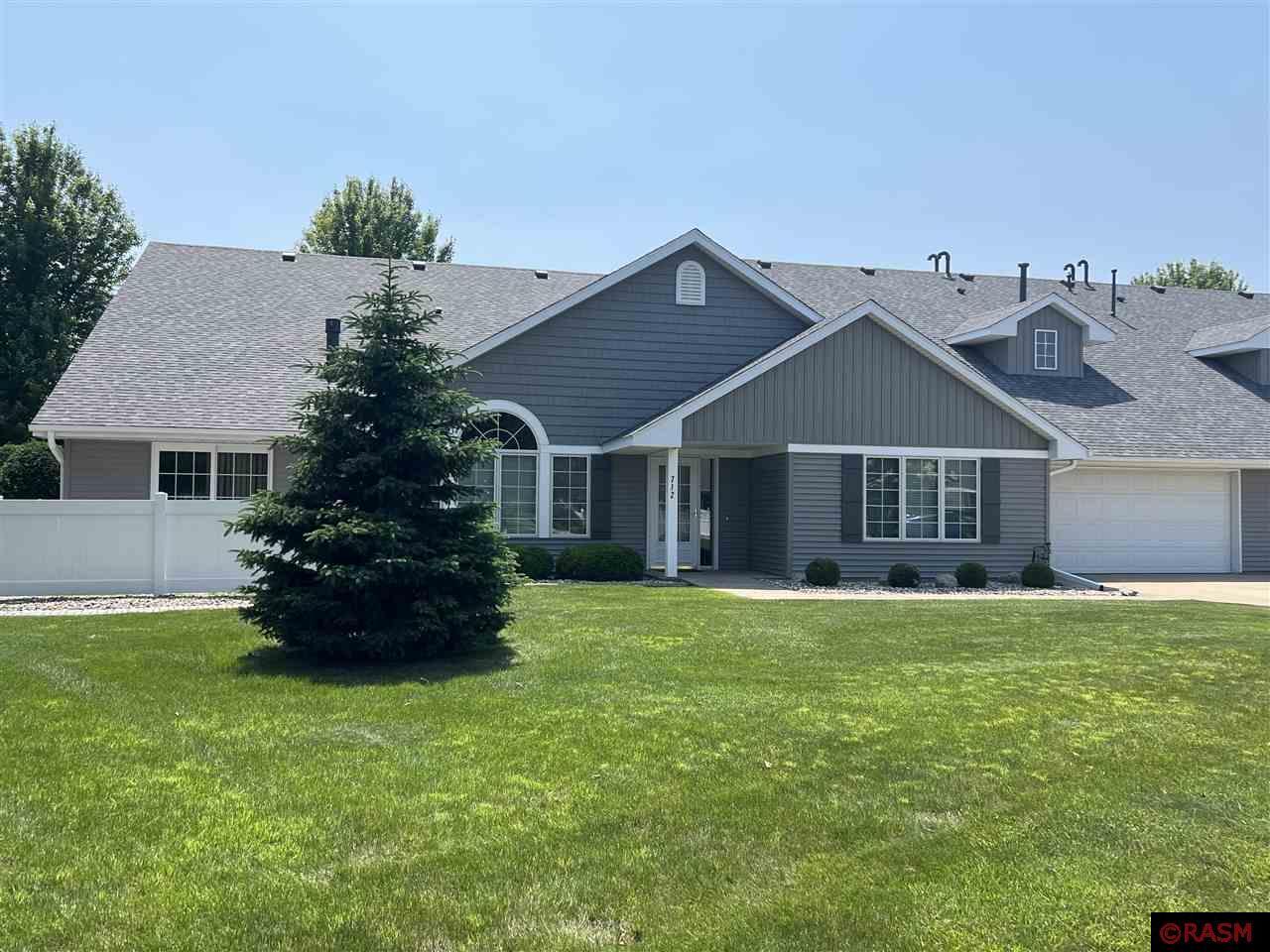 Property Photo: 712 Grayhawk MN 56001