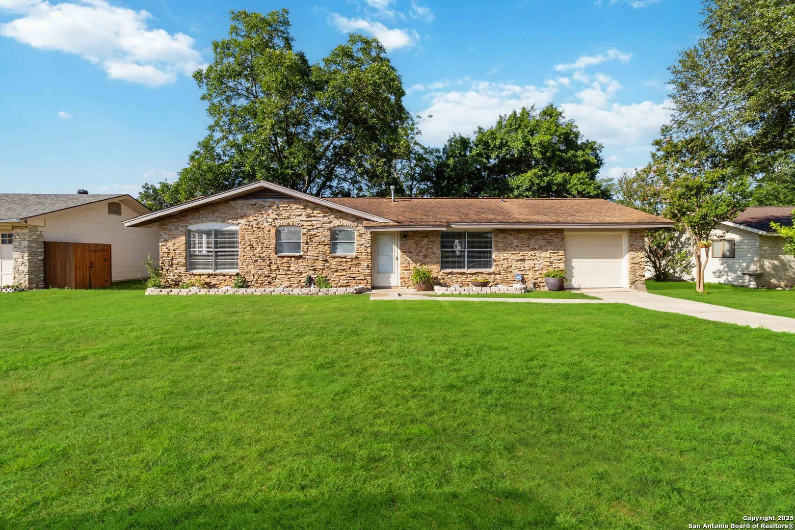 Property Photo: 211 Balboa TX 78148