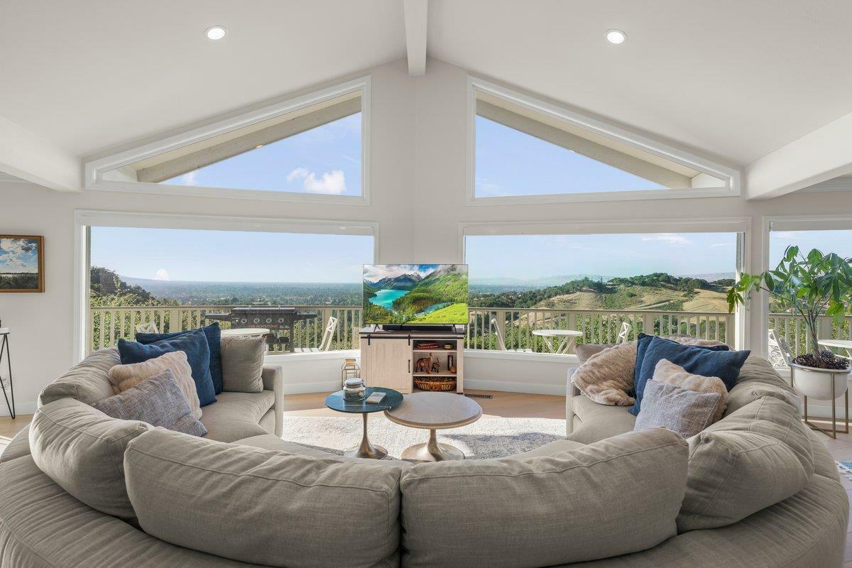 Property Photo: 136 Teresita Way CA 95032