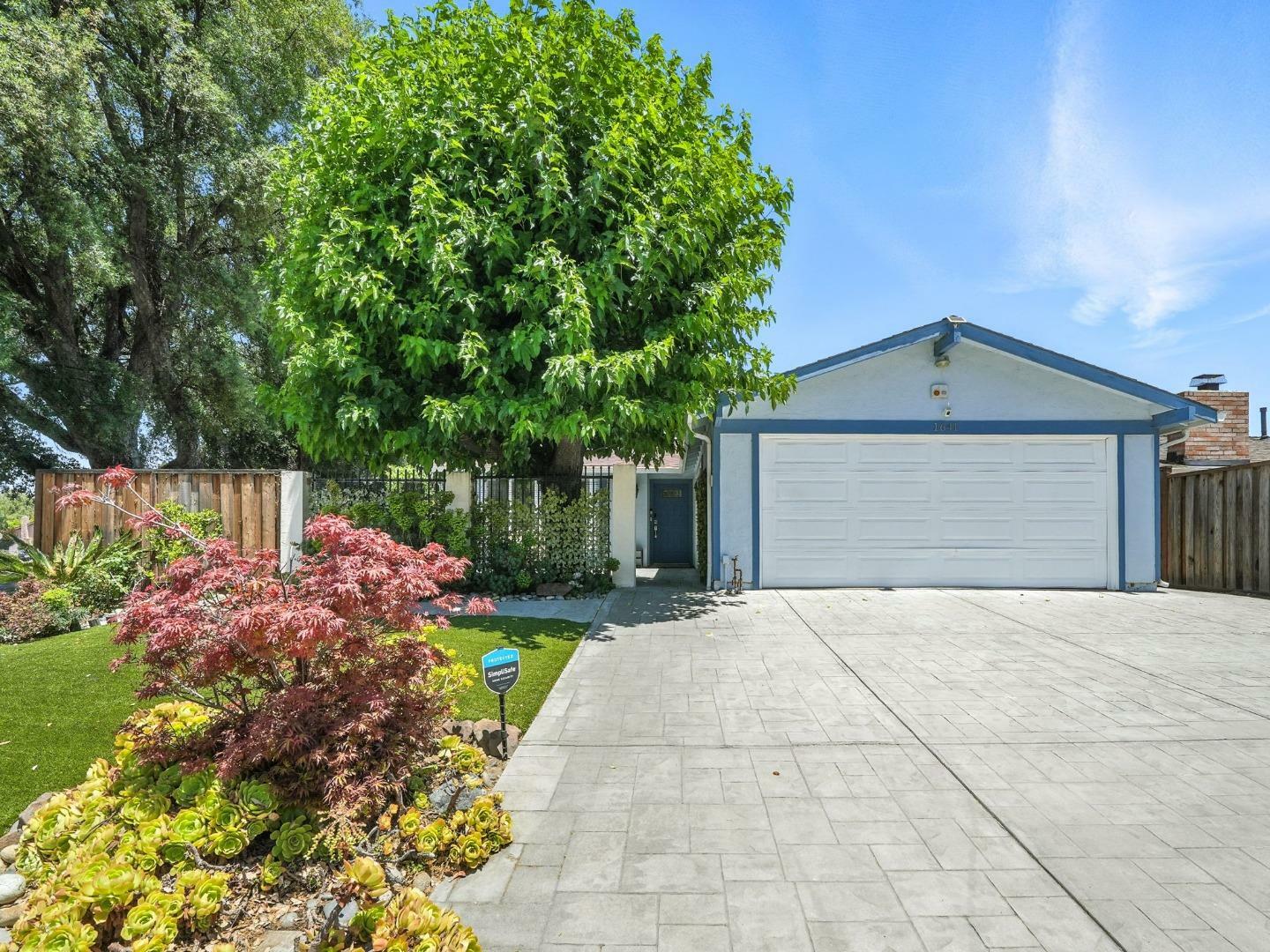 Property Photo: 1641 Rue Avati CA 95131