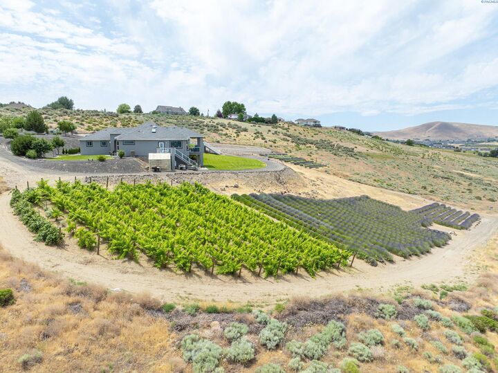 Property Photo:  5880 S 58th Ave  WA 99353 