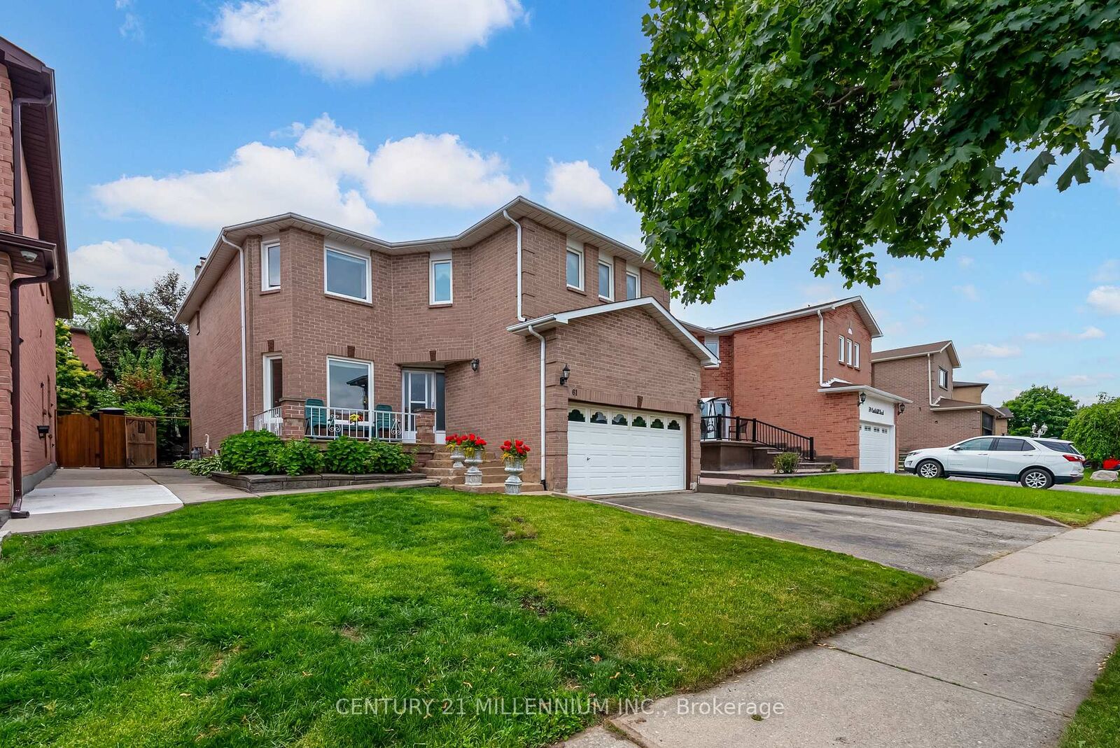 Property Photo:  61 Castlehill Road  ON L6X 4C9 