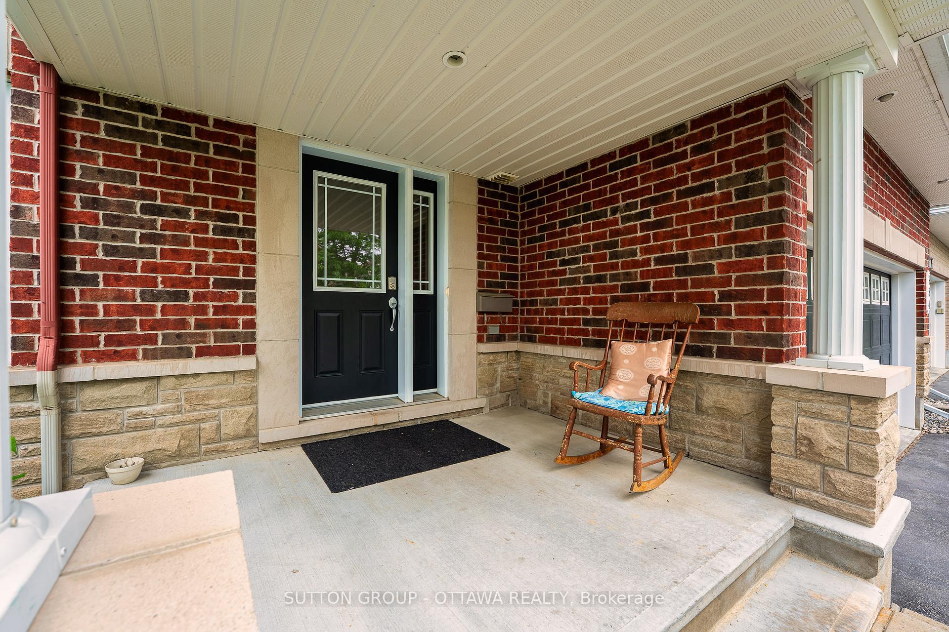 Photo de la propriété: 354 Haileybury Street ON K2J 0N5