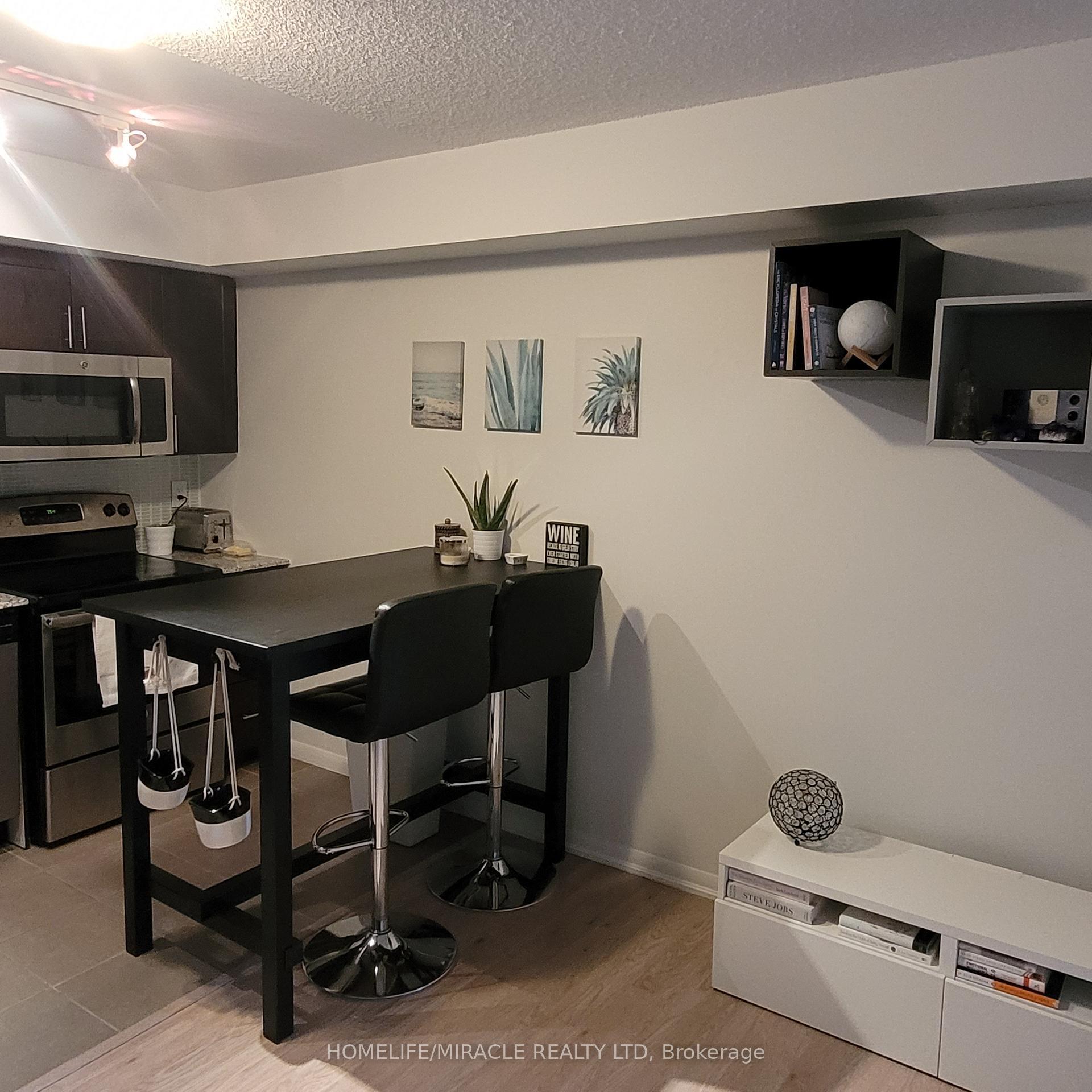 Property Photo: 830 Lawrence Avenue W 529 ON M6A 0A2