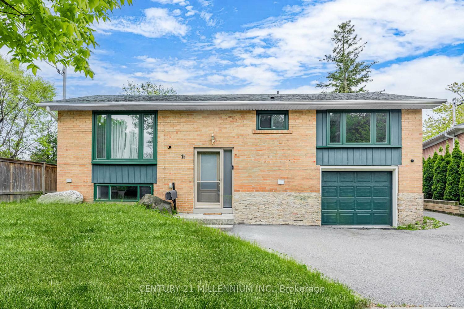Property Photo:  15 Benary Crescent  ON M1H 1K9 