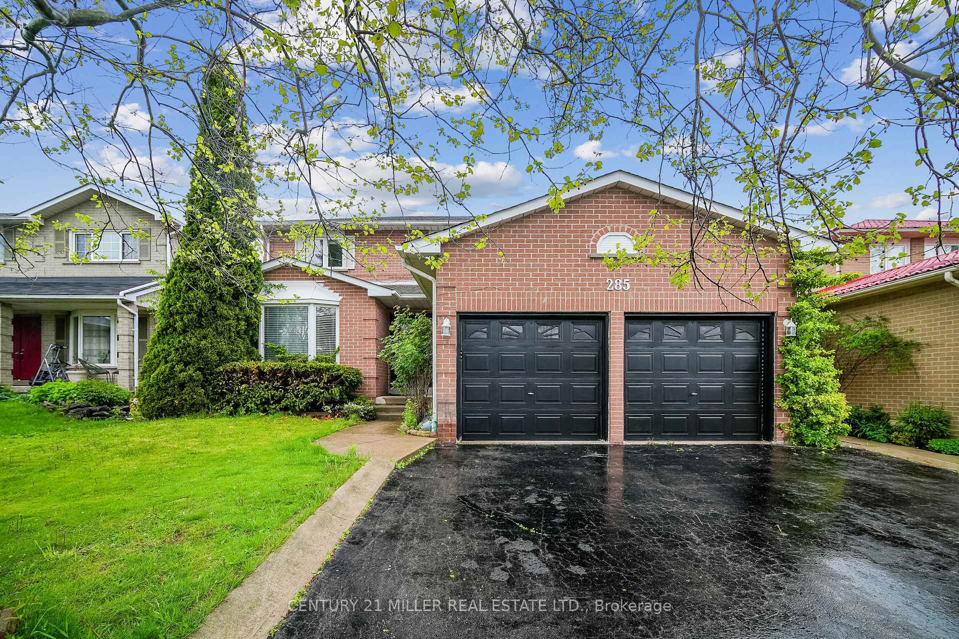 Property Photo: 285 Mississaga Street ON L6L 6J8