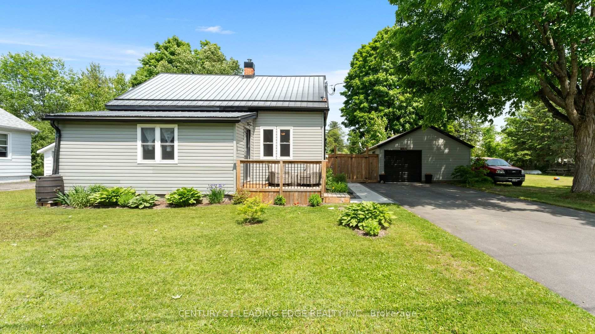 Property Photo: 450 Mary Street N ON P1P 1G1