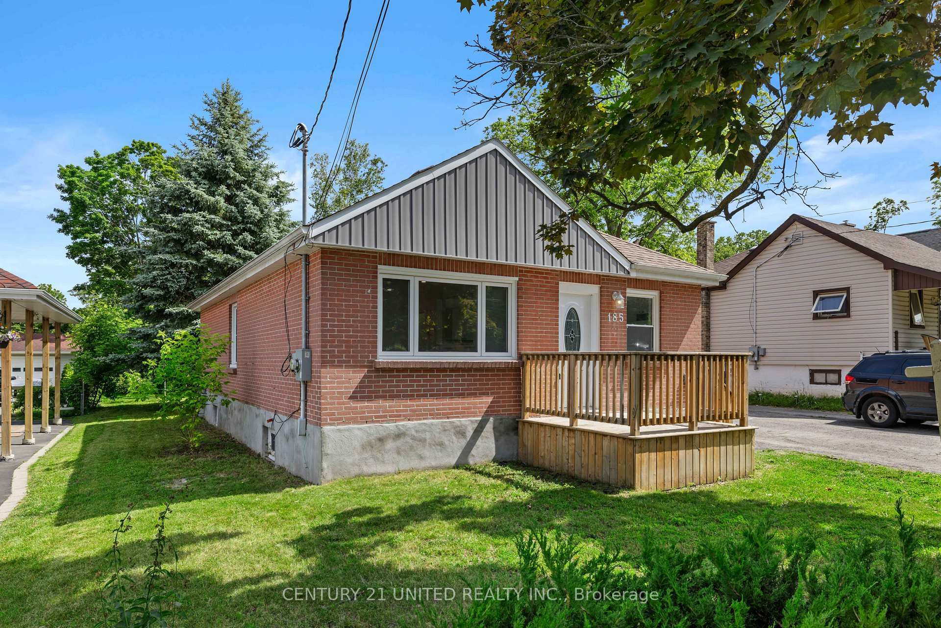 Property Photo: 185 Dumble Avenue ON K9H 5B3