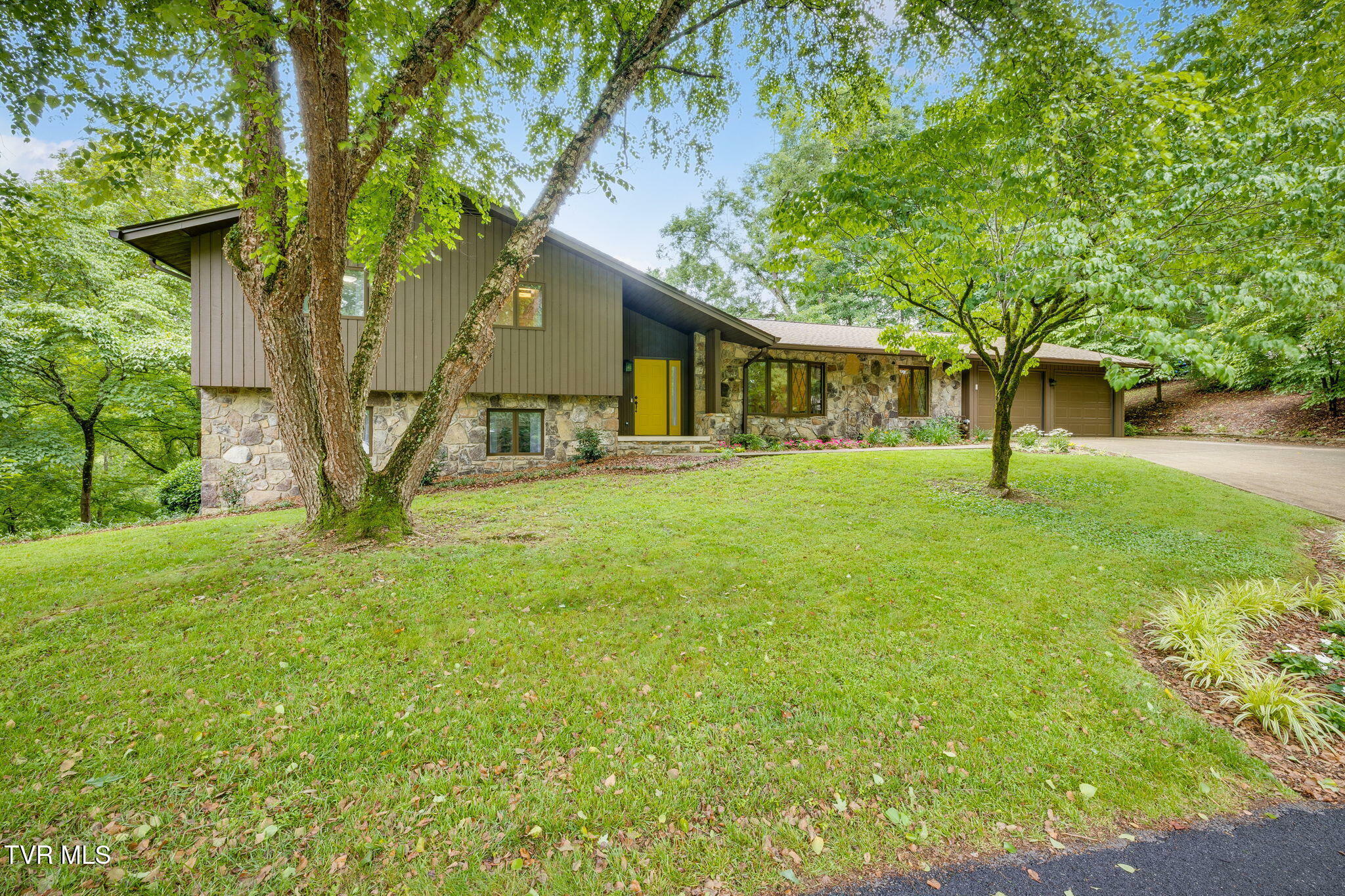 Property Photo:  4035 Lakewood Drive  TN 37663 