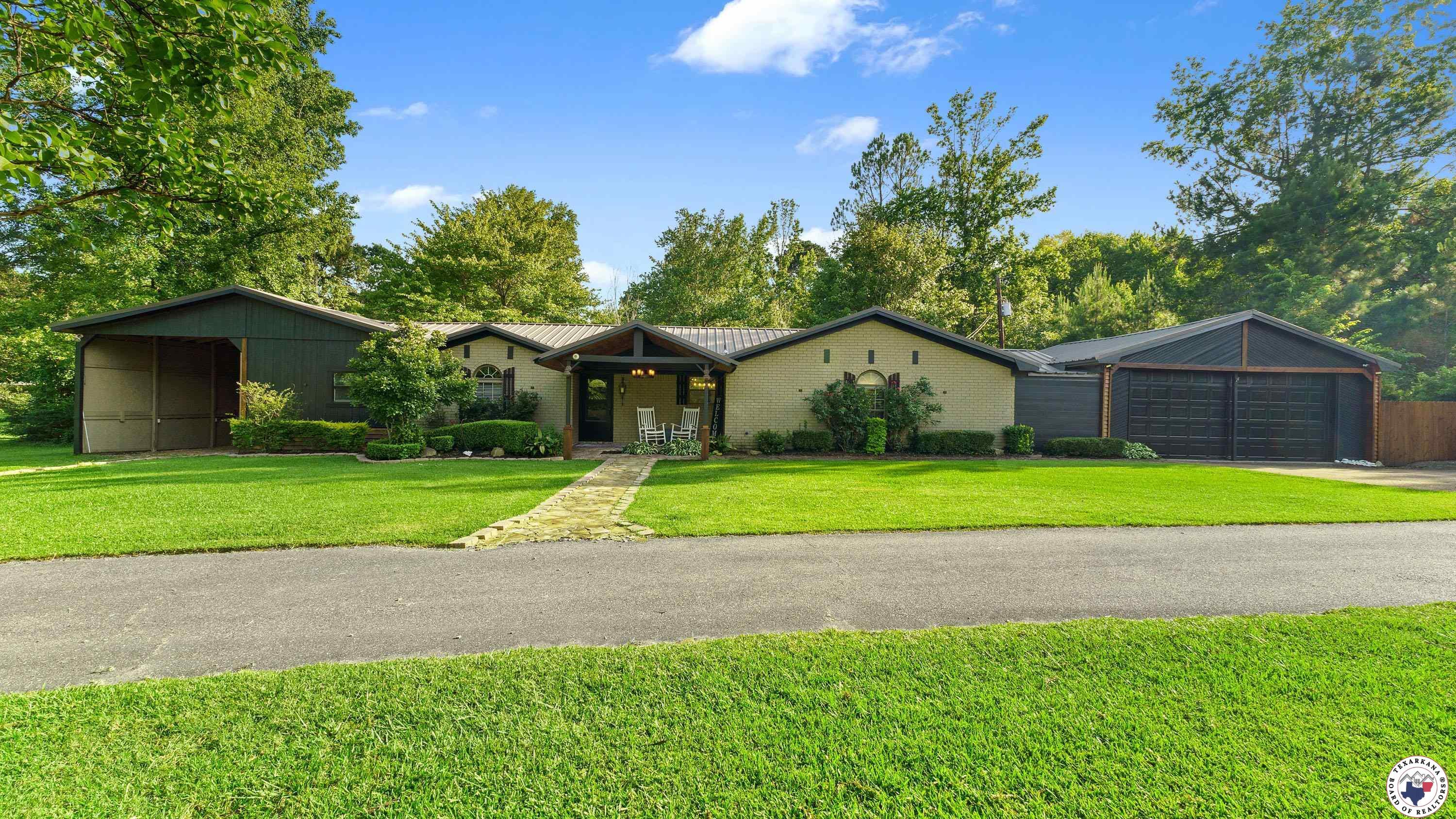 Property Photo: 525 Longhorn Rd TX 75567