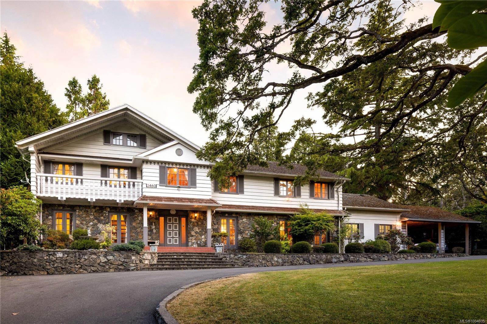 Property Photo:  3460 Beach Dr  BC V8R 6M5 