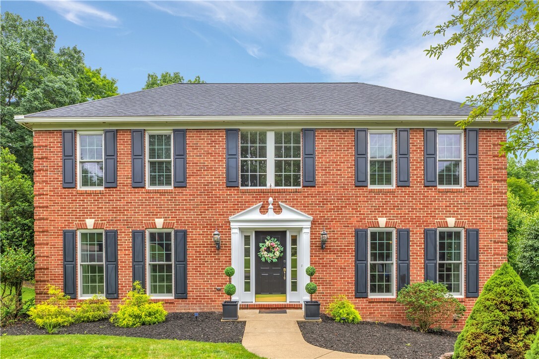 Property Photo: 406 Pin Oak Ct PA 15108