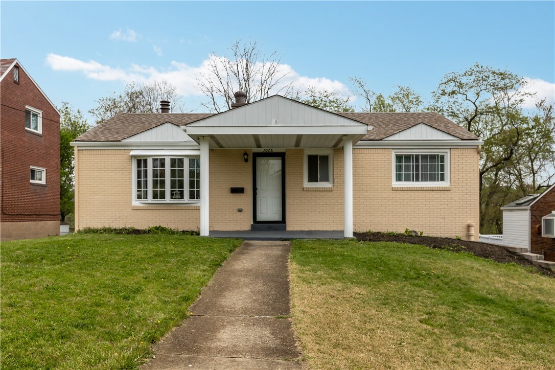 Property Photo: 1028 Roseanne Ave. PA 15216
