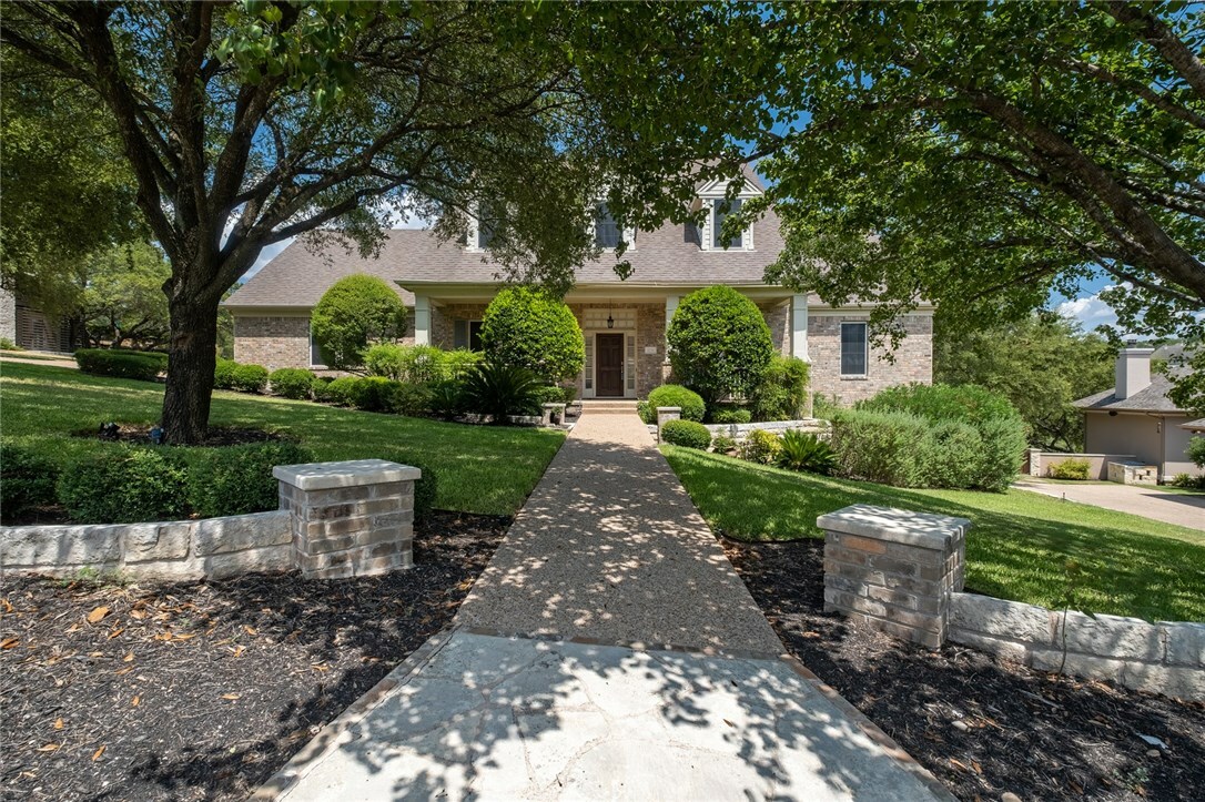 1733 Canonero Drive  Austin TX 78746 photo