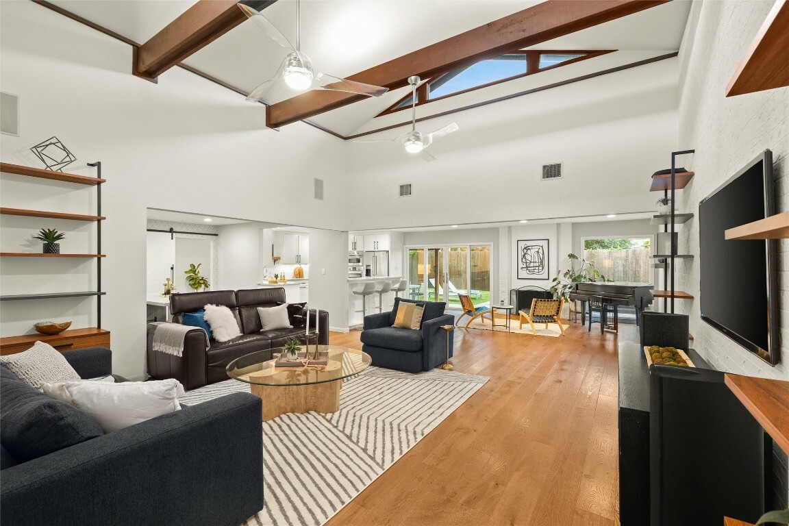 Property Photo: 4014 Greenhill Place TX 78759