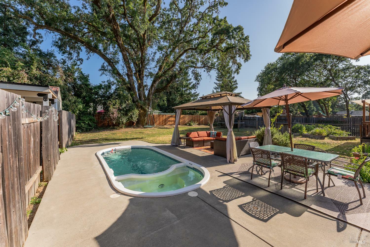 Property Photo:  1851 Daniel Way  CA 95470 