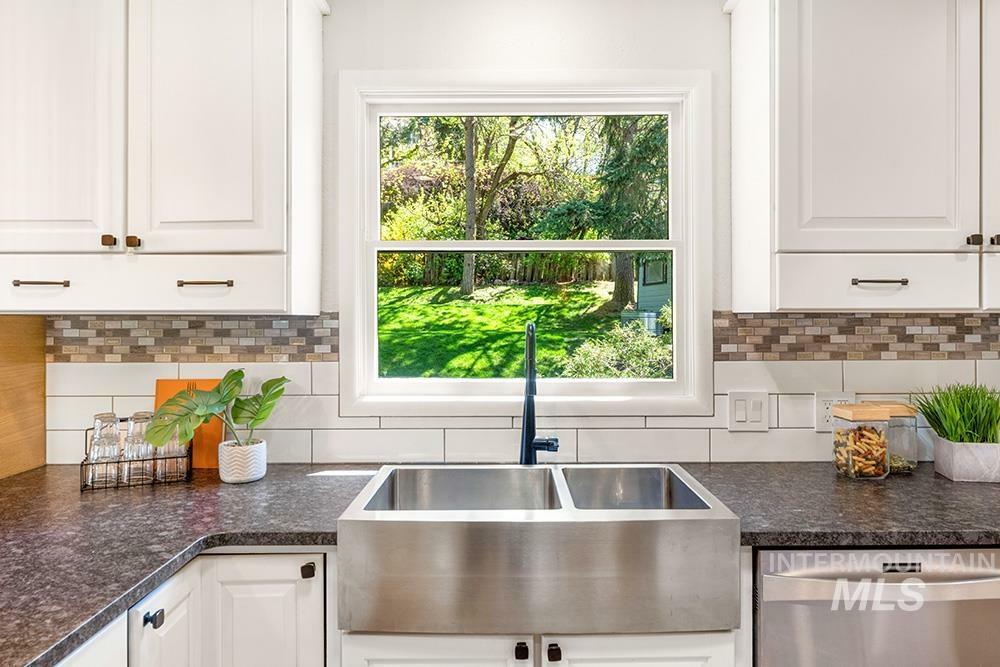 Property Photo:  519 W Braemere Rd  ID 83702 
