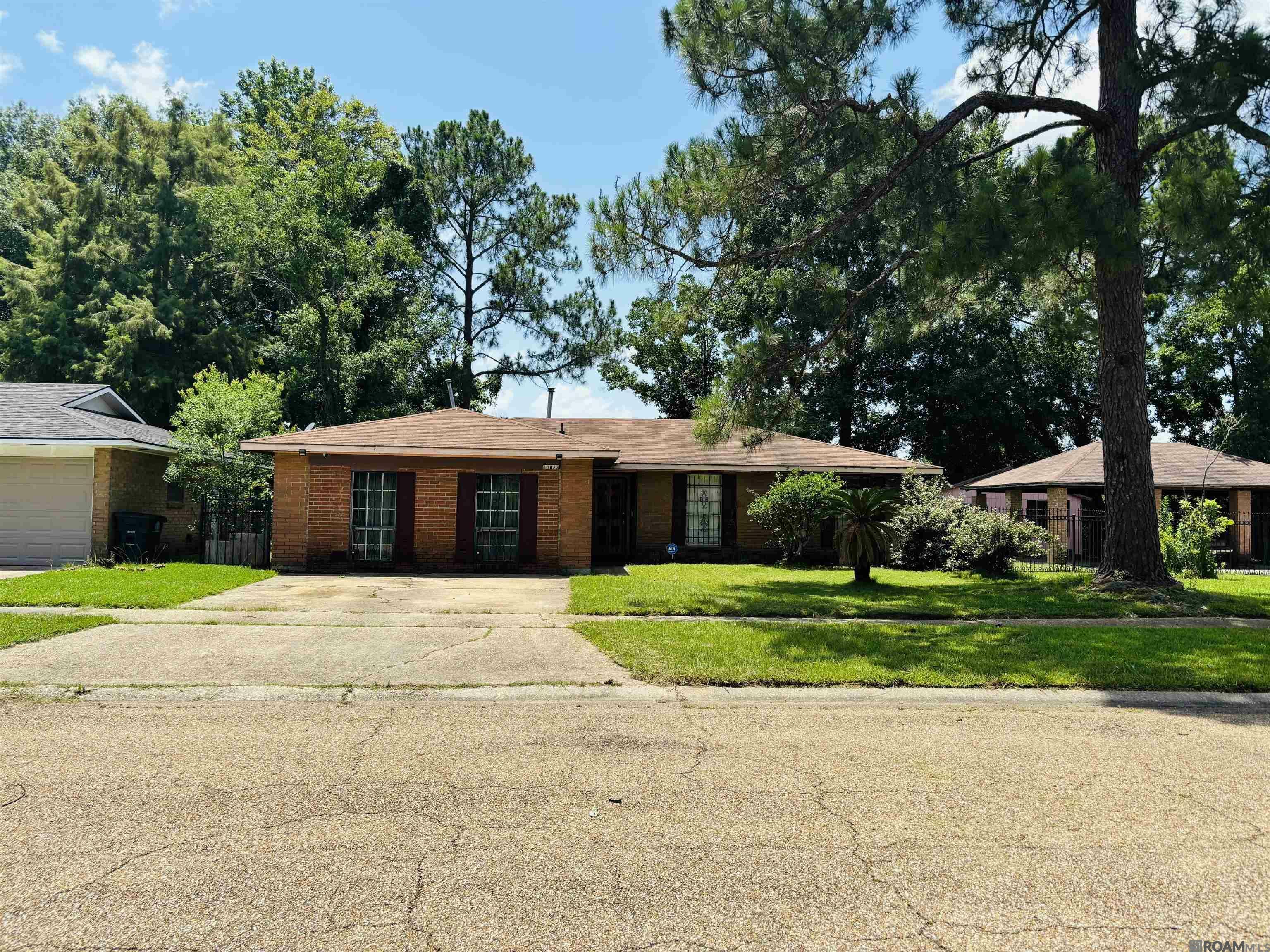Property Photo: 11823 Kingston Dr LA 70807