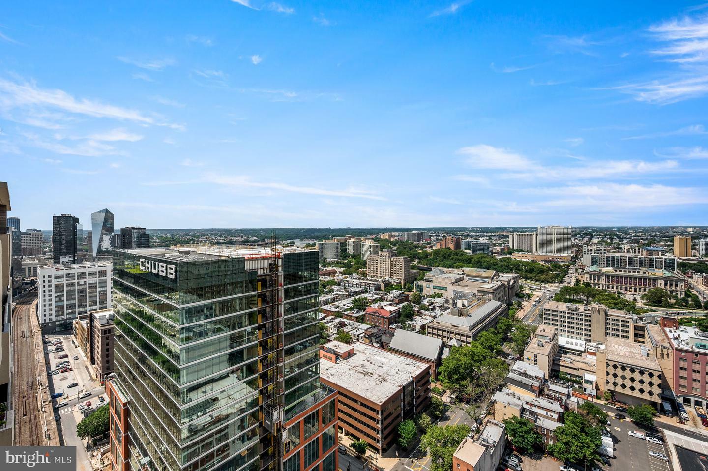 Property Photo:  1901 John F Kennedy Blvd 2923  PA 19103 