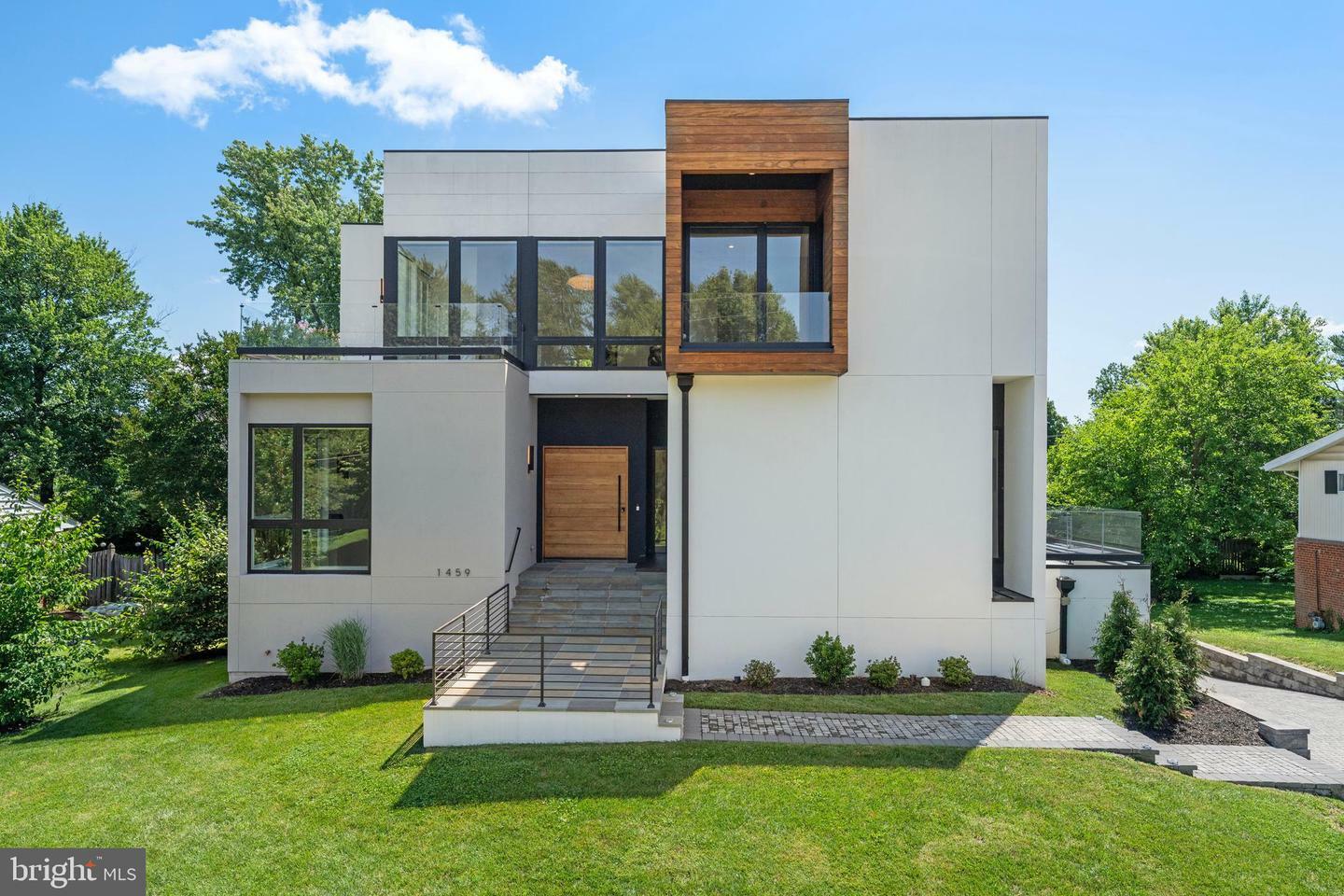 1459 Dewberry Court  McLean VA 22101 photo