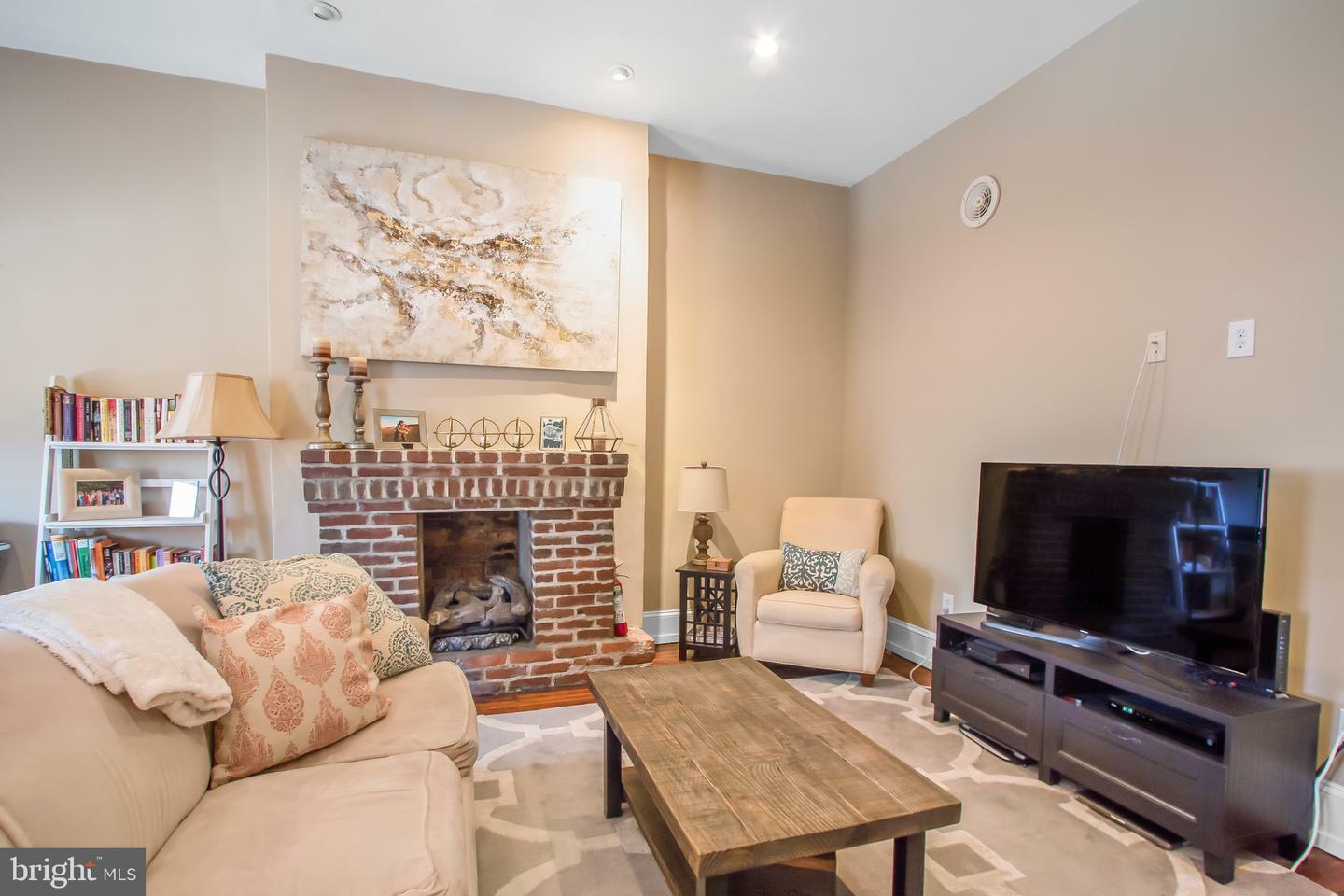 Property Photo: 511 S 17th Street PA 19146