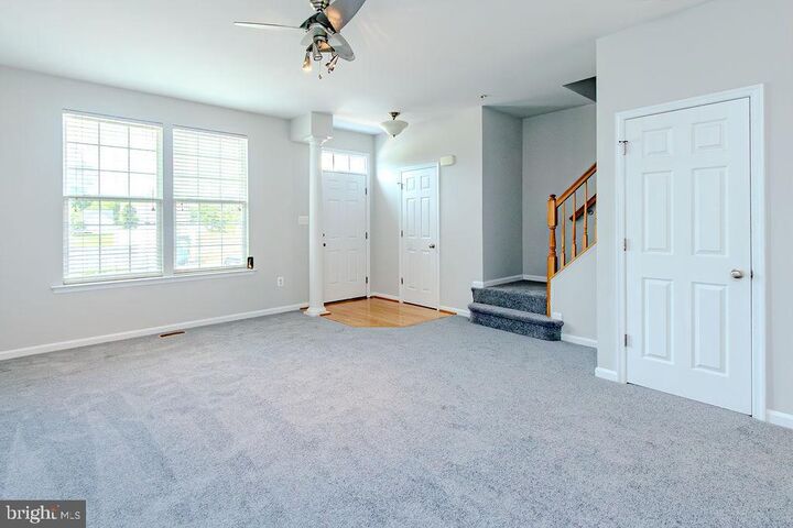 Property Photo: 46124 Thoroughbred Way MD 20653