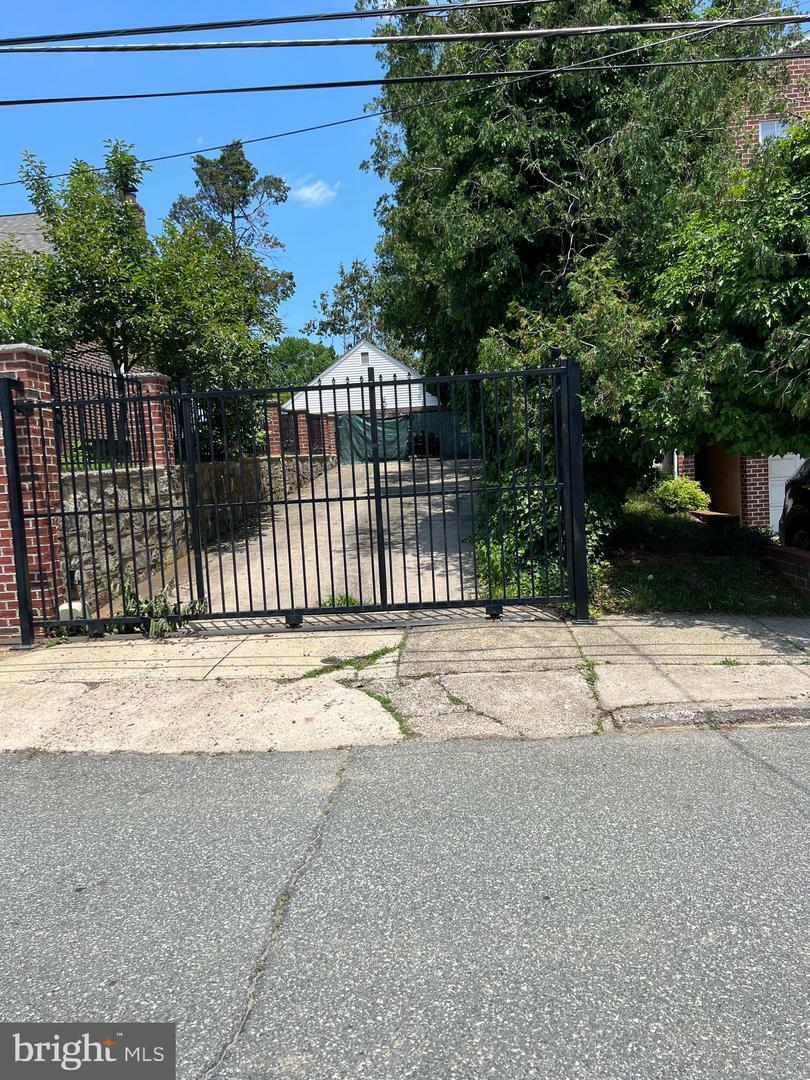 Property Photo: 1431-35 Vista Street PA 19111