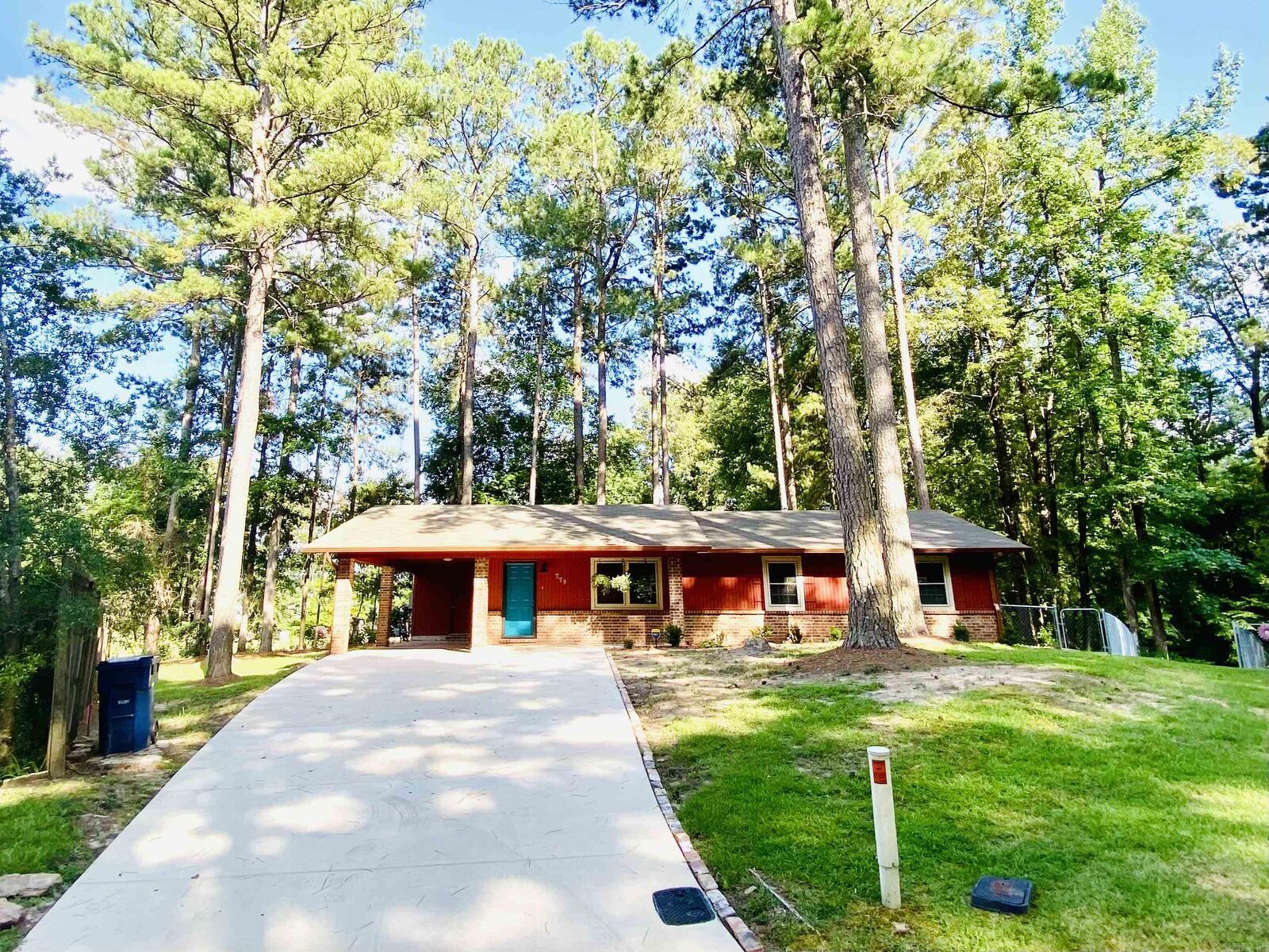 Property Photo:  779 Brenda St.  AR 71701 